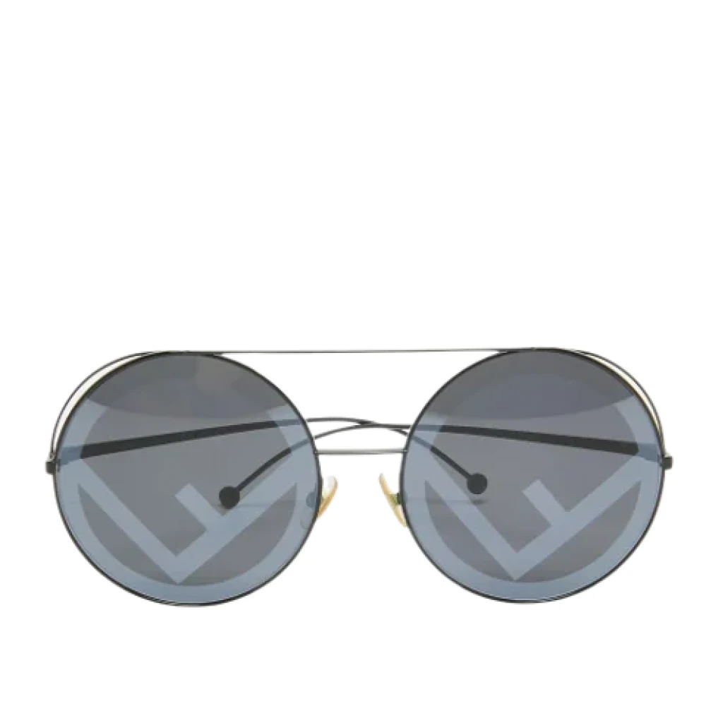 Pre-owned Metal sunglasses