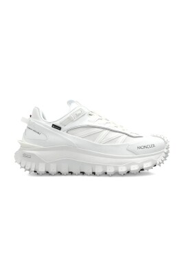 baskets-blanches-en-nylon-semelle-en-caoutchouc