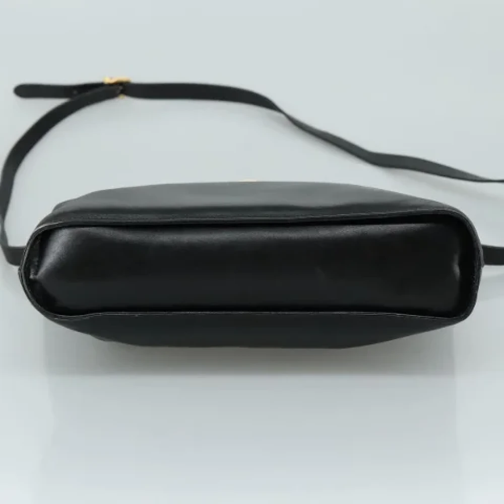 Salvatore Ferragamo Pre-owned Leather shoulder-bags Black Dames