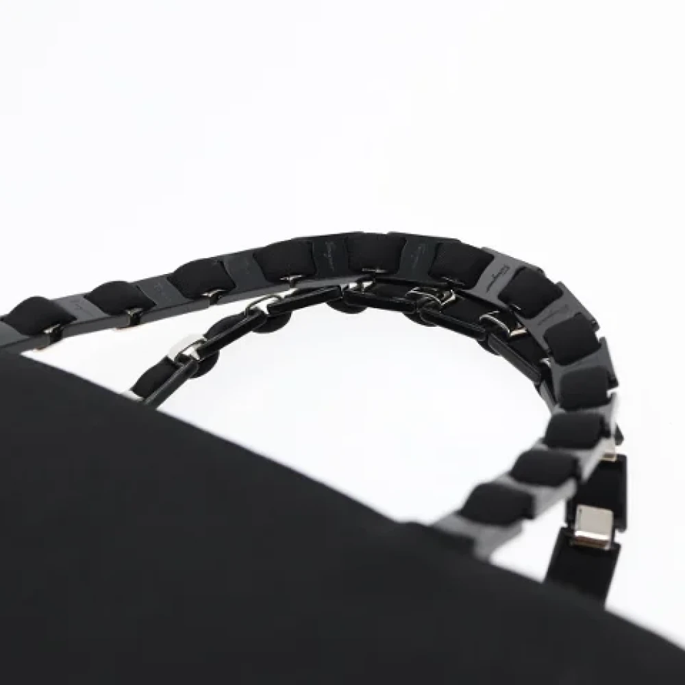 Salvatore Ferragamo Pre-owned Nylon handbags Black Dames