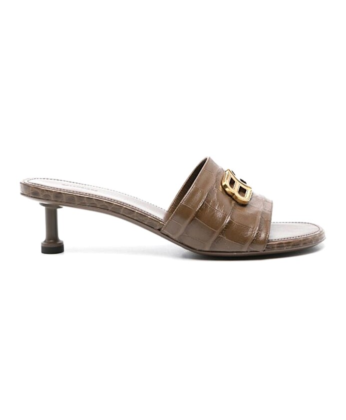 stylish-sandals-for-summer-outfits
