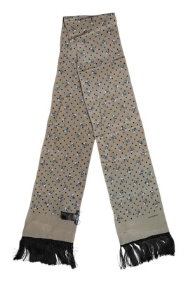 gris-cranes-soie-franges-homme-echarpe
