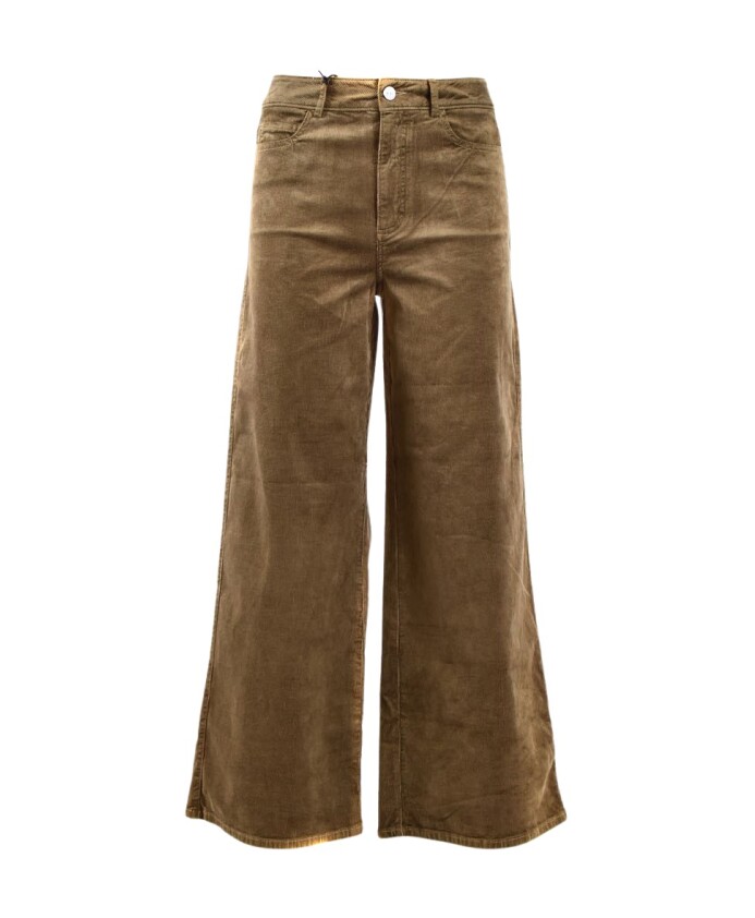 classic-denim-jeans-for-everyday-wear