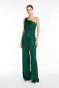 combinaison-vert-epaule-denudee-et-pantalon-large