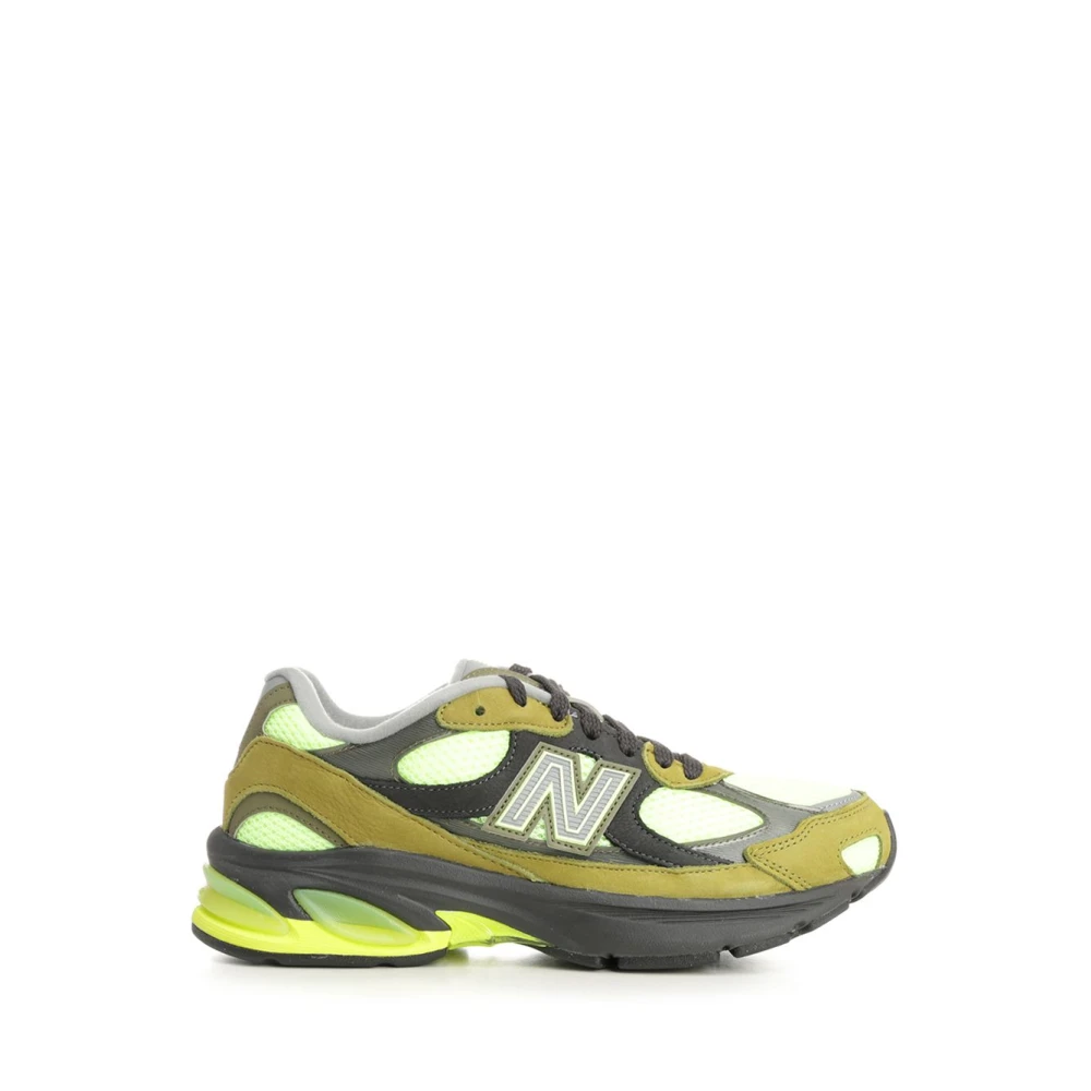 New Balance 2010 Green in Men's Size 8.5 - Image 2