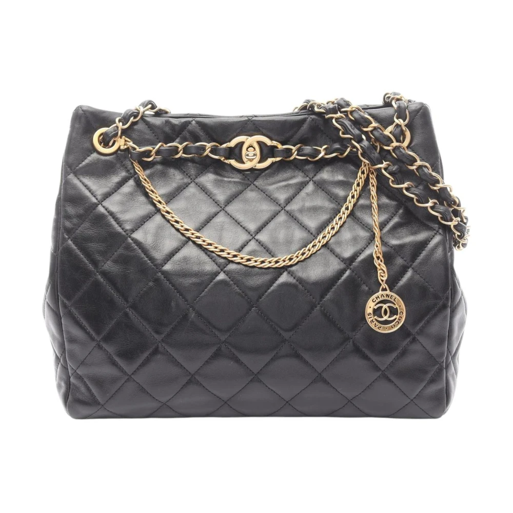 Chanel Vintage Women's Black Pre-Owned Quilted Leather Chain Bag