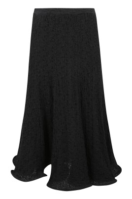 robe-noire-avec-fermeture-eclair-au-dos