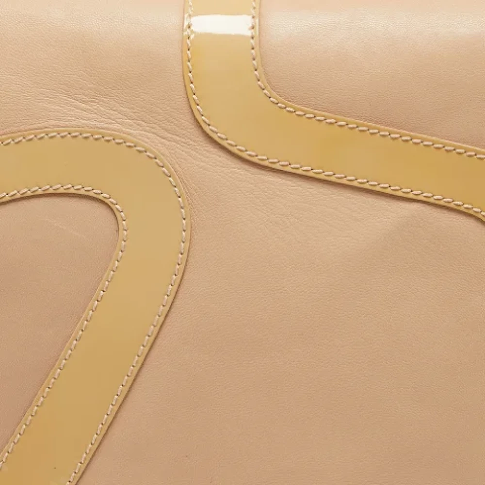 Versace Pre-owned Leather handbags Beige Dames