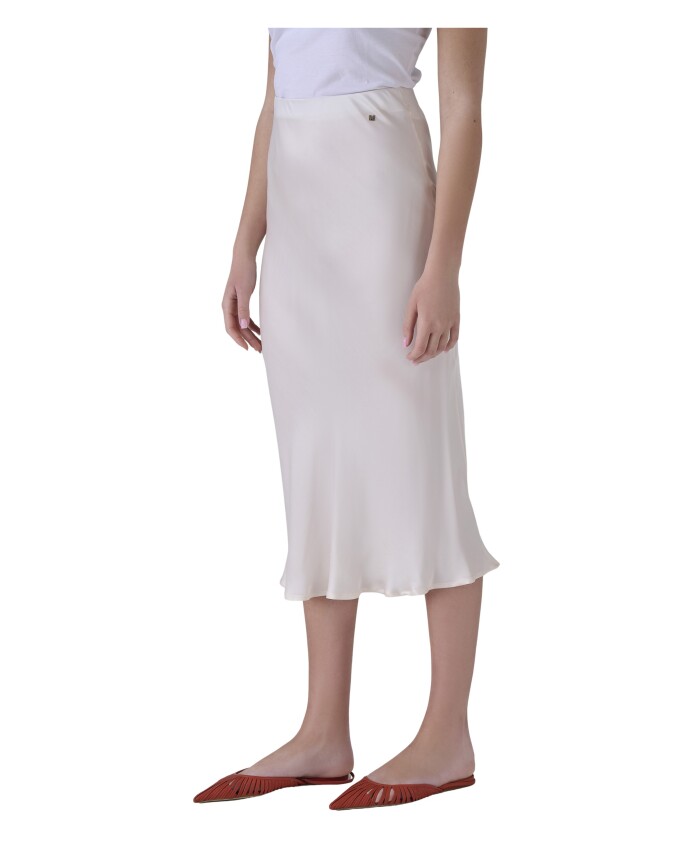 jupe-midi-unie-coupe-droite