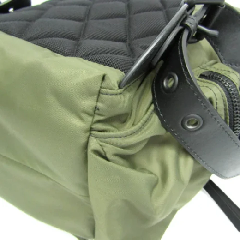 Burberry Vintage Pre-owned Nylon shoulder-bags Green Dames