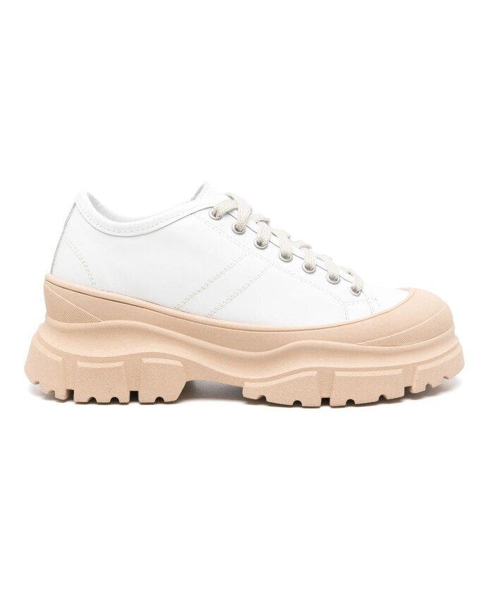 casual-white-sneakers
