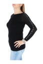 black-round-neck-knitwear