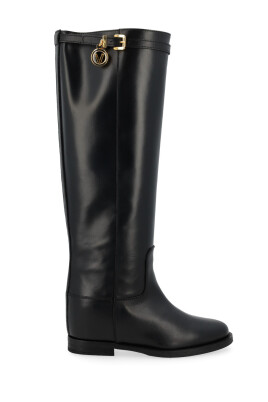 belted-boot-in-black-leather