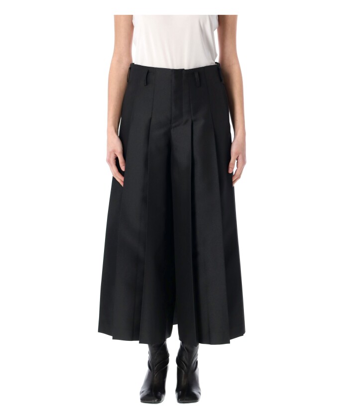 black-wide-leg-pleated-trousers