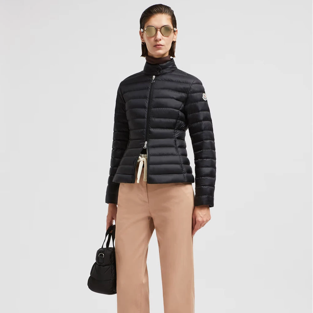 Moncler Korte Donsjas Zwart Slim Fit Black Dames