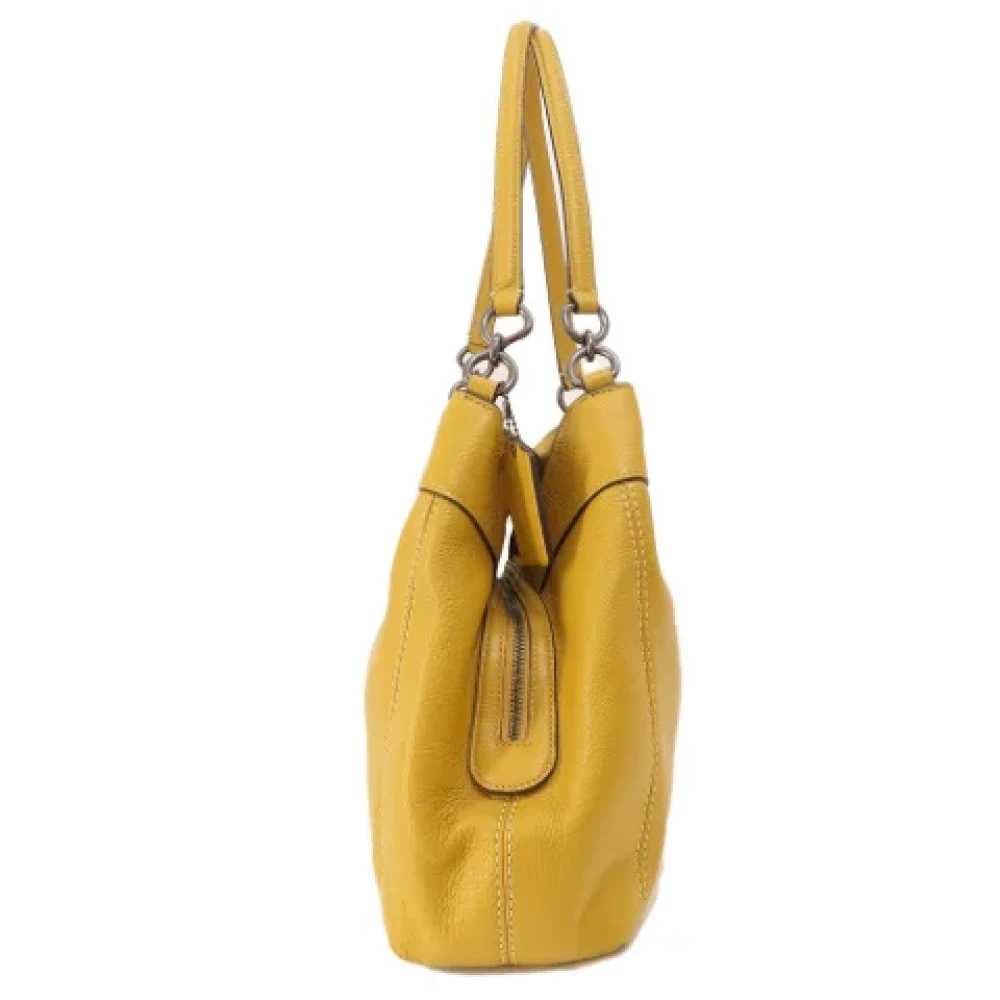 Coach Pre-owned Leather shoulder-bags Yellow Dames