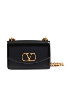 black-leather-chain-shoulder-bag