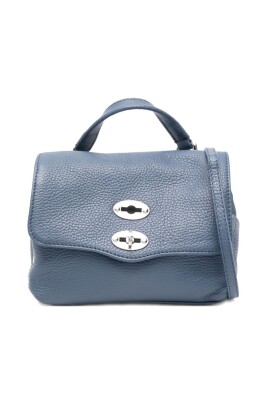 blue-leather-handbag-for-modern-woman