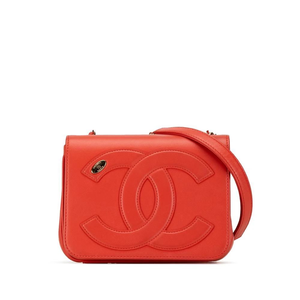 Chanel Vintage Women's Red Pre-Owned Flap Bag With Chain Strap And Turn Lock Closure