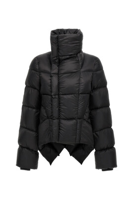 veste-noire-en-cuir-matelassee-a-col-haut