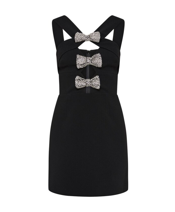 robe-noire-col-halter-ligne-a
