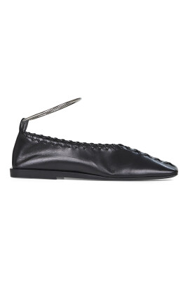black-flat-shoes-with-anklet-bracelet