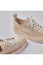 baskets-beige-a-lacets-avec-dessus-en-daim