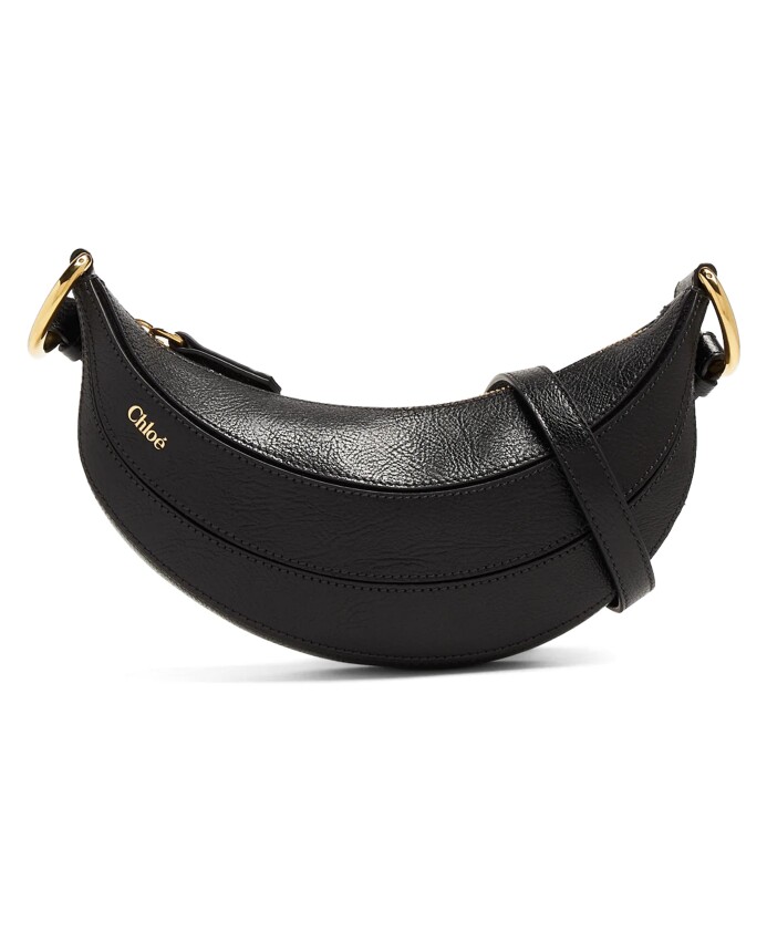 black-shoulder-bag-stylish-accessory