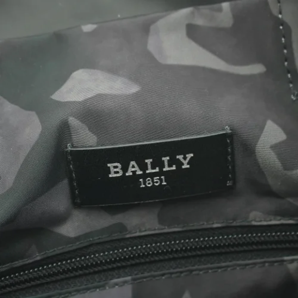 Bally Pre-owned Fabric handbags Green Dames