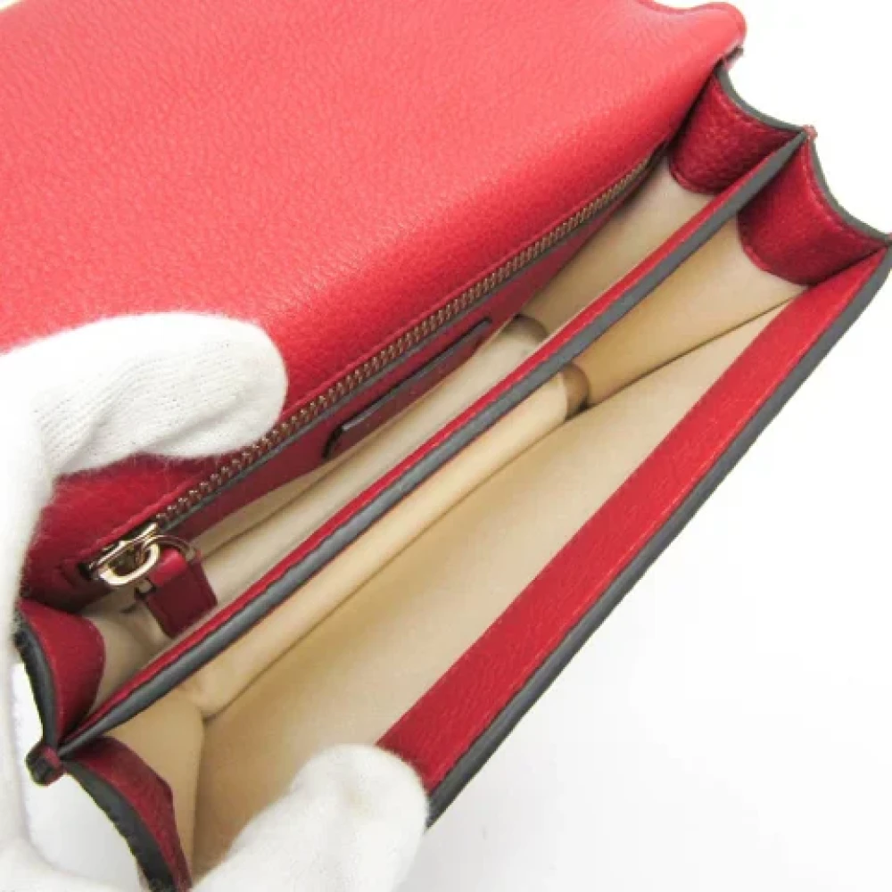 Valentino Vintage Pre-owned Leather shoulder-bags Red Dames