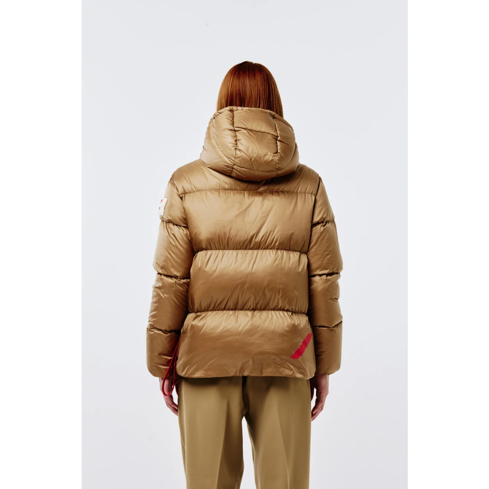 Afterlabel Glanzende Nylon Puffer Jas Beige Dames