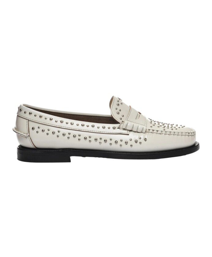 hvide-flade-sko-med-dan-studs
