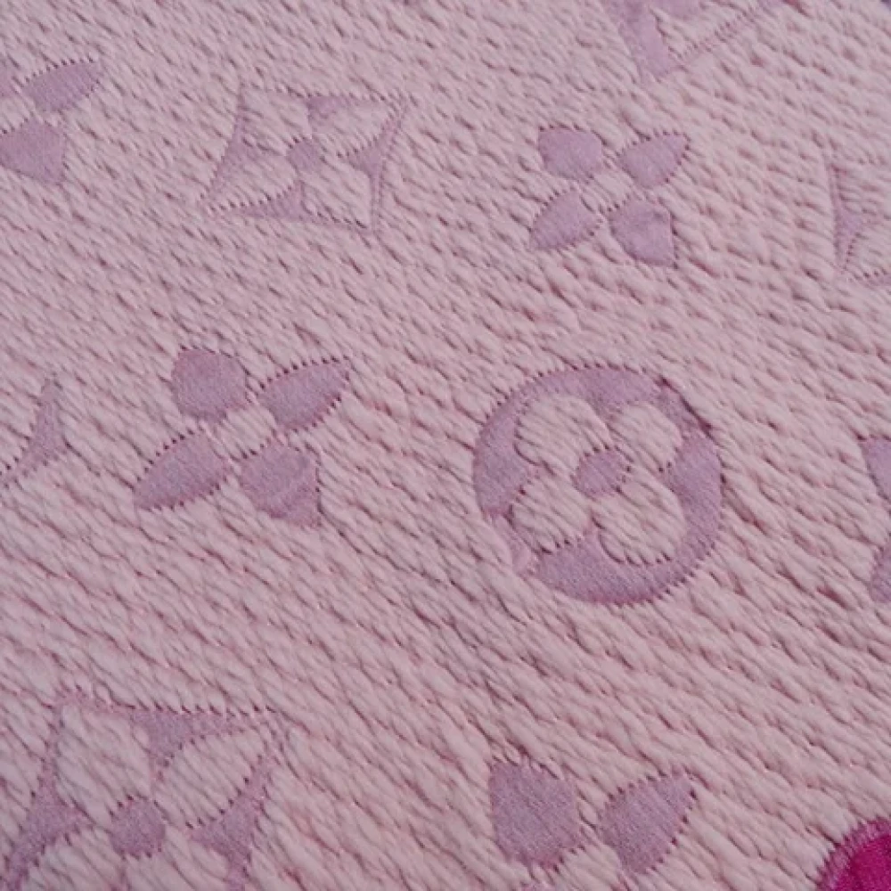 Louis Vuitton Vintage Pre-owned Silk scarves Pink Dames