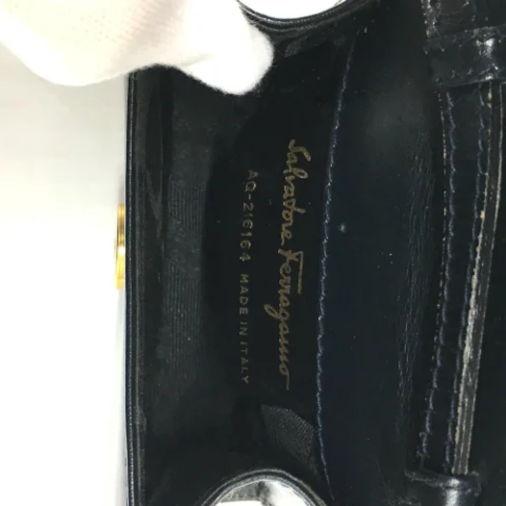 Salvatore Ferragamo Pre-owned Leather shoulder-bags Black Dames