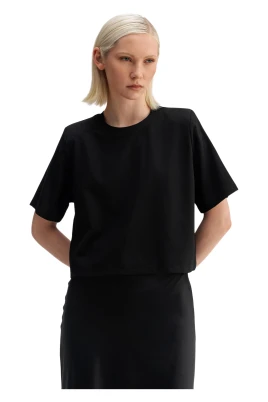 Okaya Cropped Tee