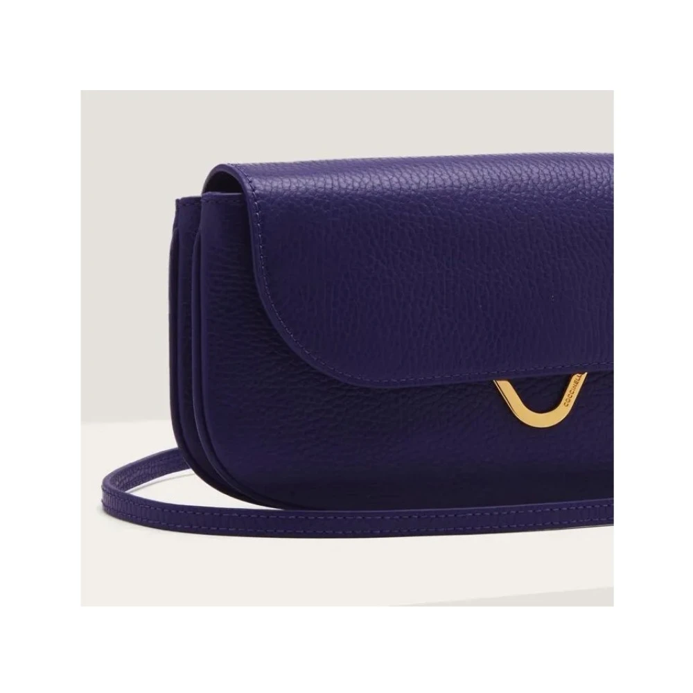 Coccinelle Blauwe Schoudertas met Magneetsluiting Blue Dames