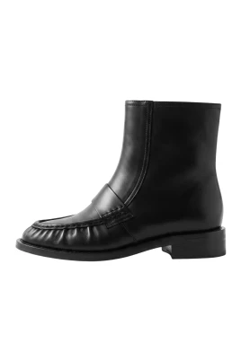 Ankelstövlar i läder med moccasin-tå