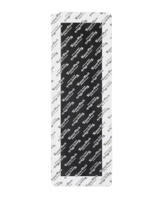 echarpe-en-coton-noir-monogramme