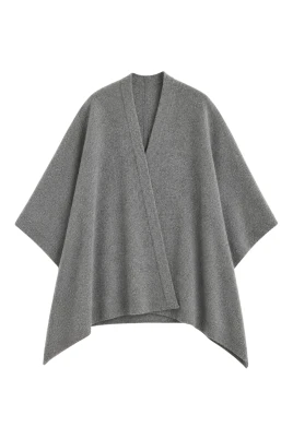Draperad stickad poncho och möss-set