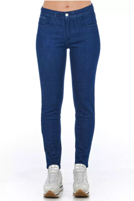 fashionable-and-versatile-blue-jeans-for-women