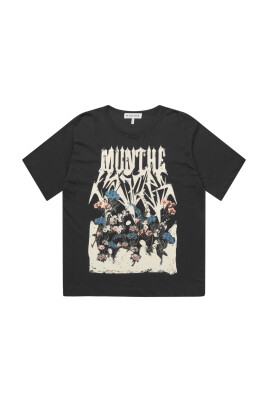 graphic-tee-black-loose-fit