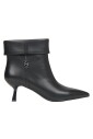 bottines-noires-a-talons-bas-en-cuir