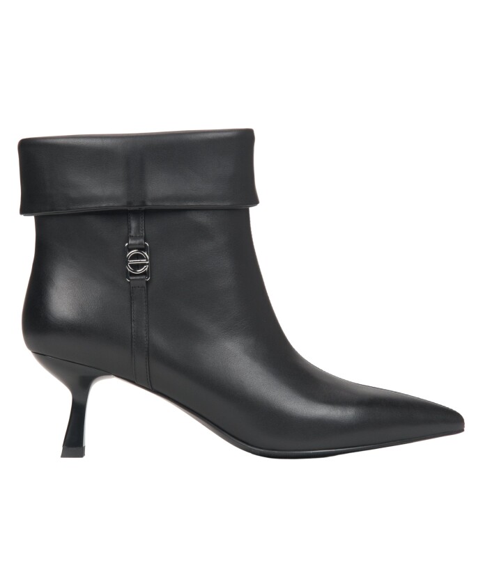 bottines-noires-a-talons-bas-en-cuir