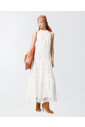 elegant-sleeveless-lace-dress