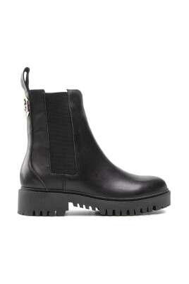 closed-booties