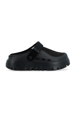 sort-peakmod-stilfulde-sneakers