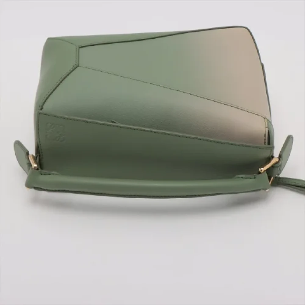 Loewe Pre-owned Leather handbags Green Dames