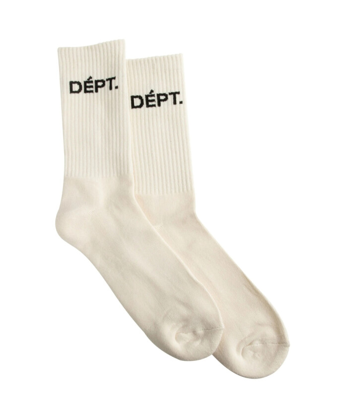white-ribbed-ankle-socks
