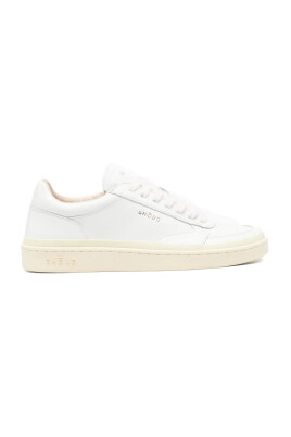baskets-blanches-a-semelle-en-caoutchouc