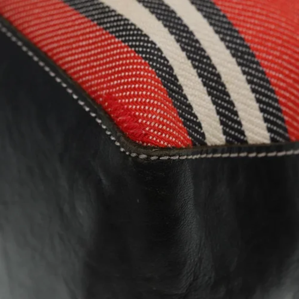 Burberry Vintage Pre-owned Canvas shoulder-bags Red Dames